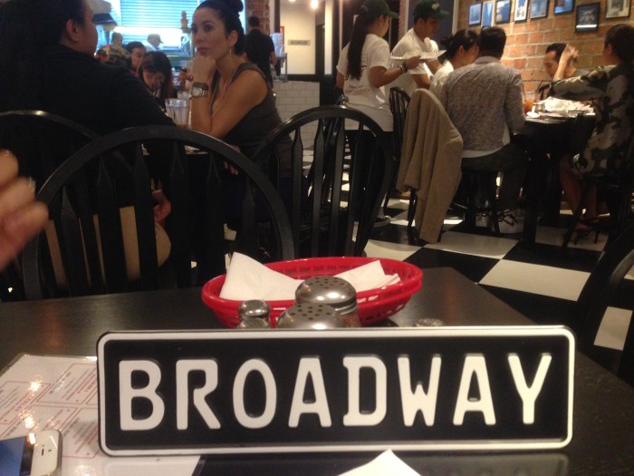 mikey's original new york pizza 09