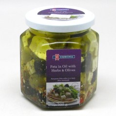 Feta-in-cubes-with-oil-herbs